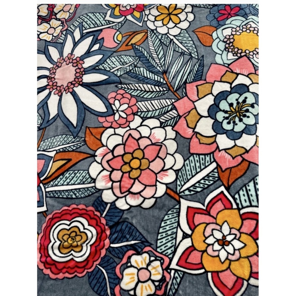 Vera Bradley Beach Towel Tropical Evening Floral Print NEW WITH TAGS Oversized - Picture 2 of 3